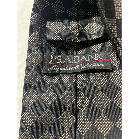 Jos A Bank Signature Collection Mens Silk Checkered Necktie - Picture 3 of 3